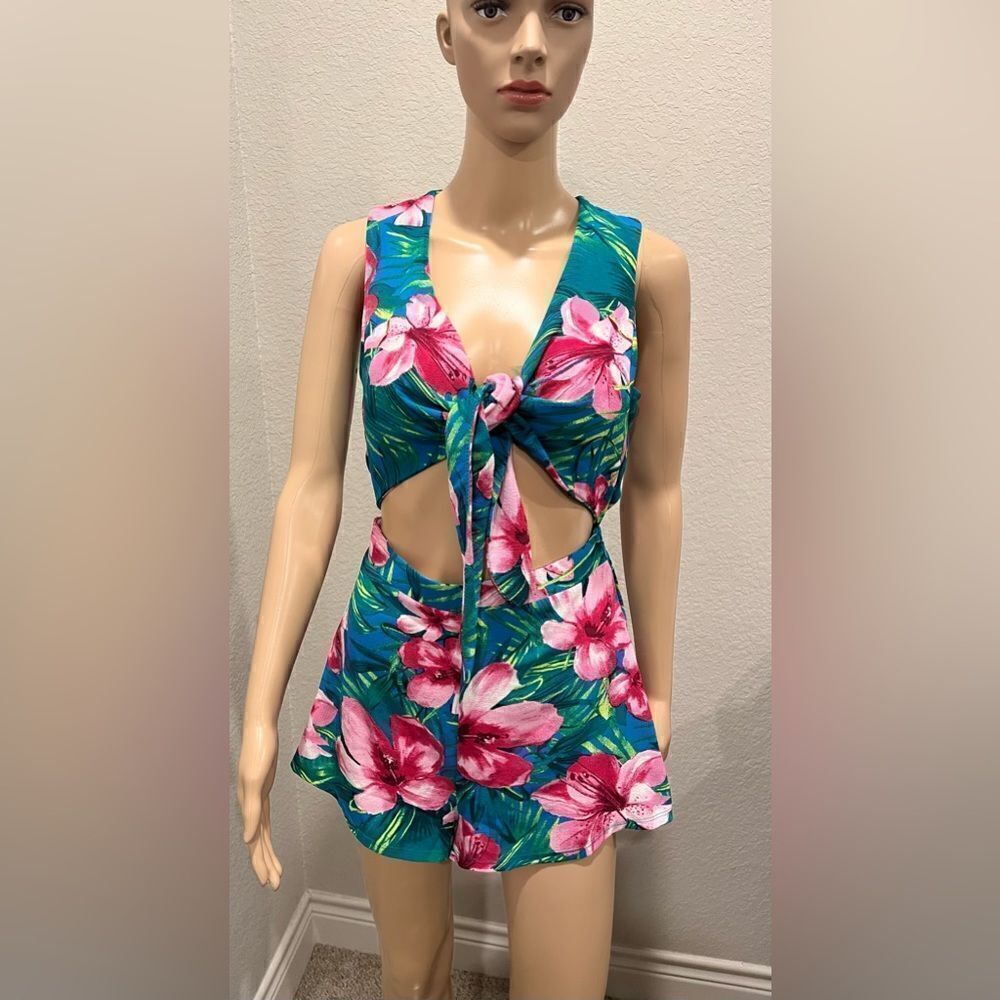 Show me your MuMu tropical floral design 1 pc.